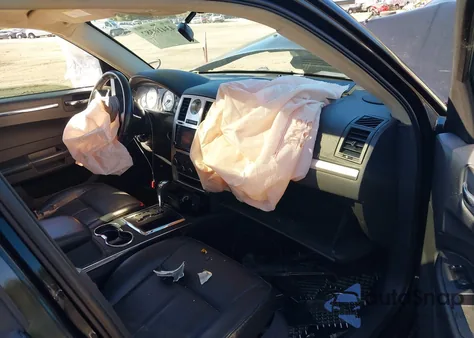 2009 Chrysler 300 Touring/Signature Series/Executive Series z USA, uszkodzony, nr VIN 2C3KA53V79H618004